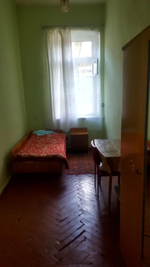 Firuza Hostel Borjomi Exteriör bild
