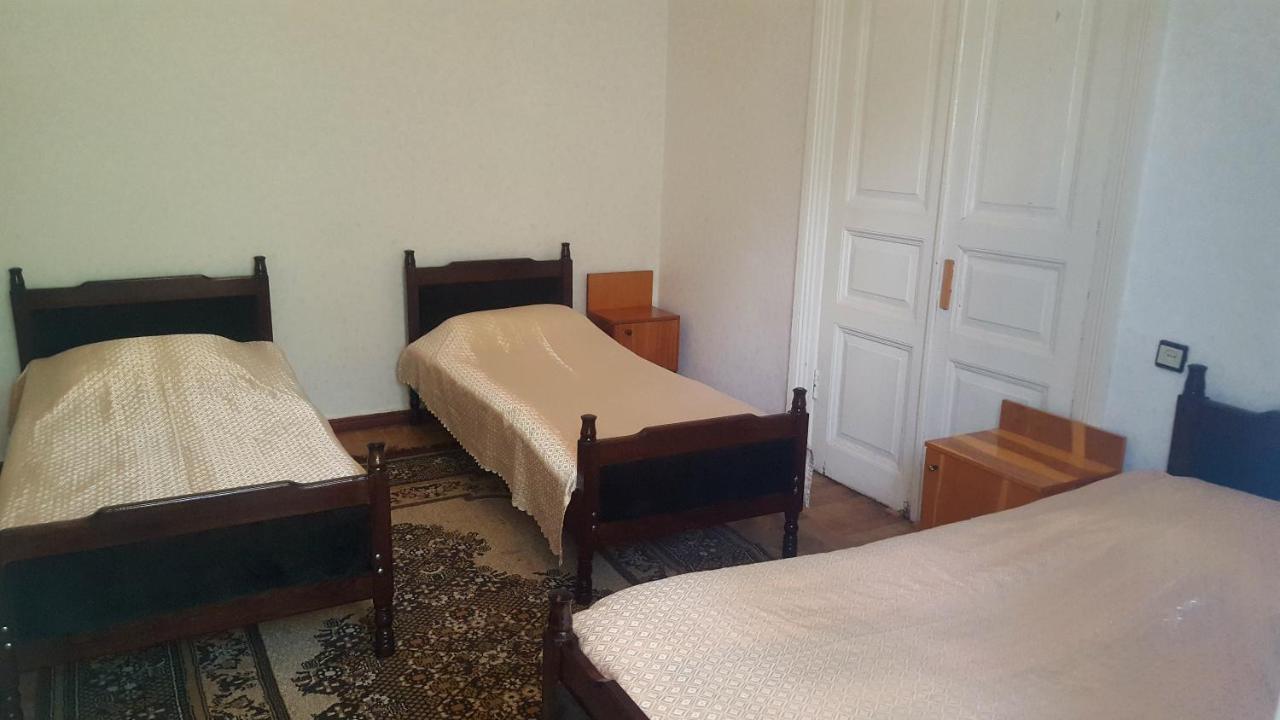 Firuza Hostel Borjomi Exteriör bild