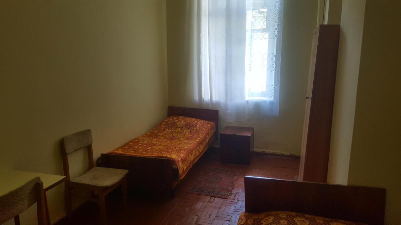 Firuza Hostel Borjomi Exteriör bild