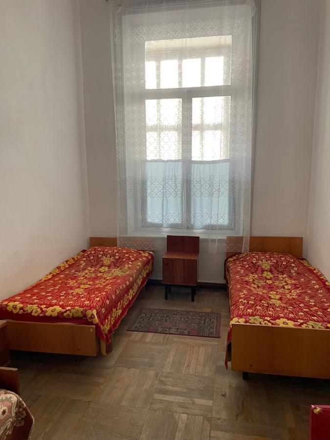 Firuza Hostel Borjomi Exteriör bild