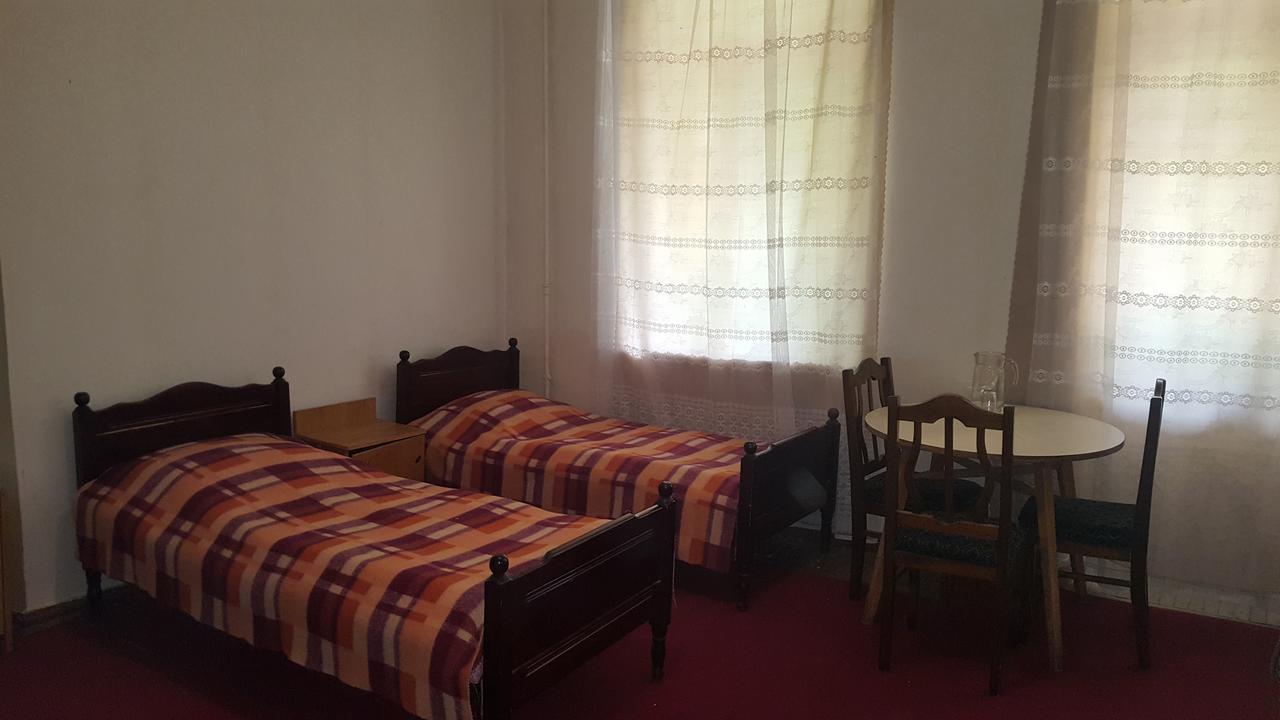 Firuza Hostel Borjomi Exteriör bild