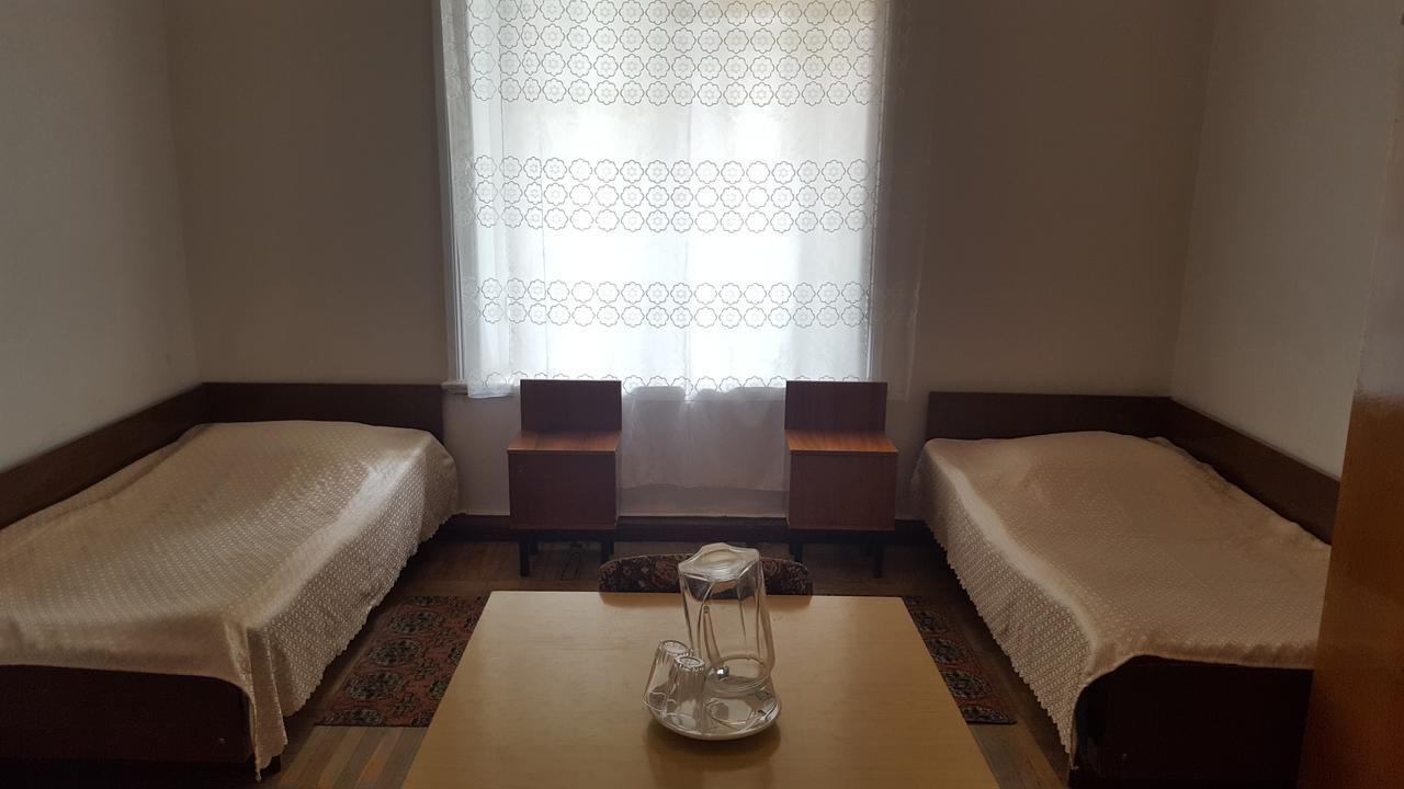 Firuza Hostel Borjomi Exteriör bild
