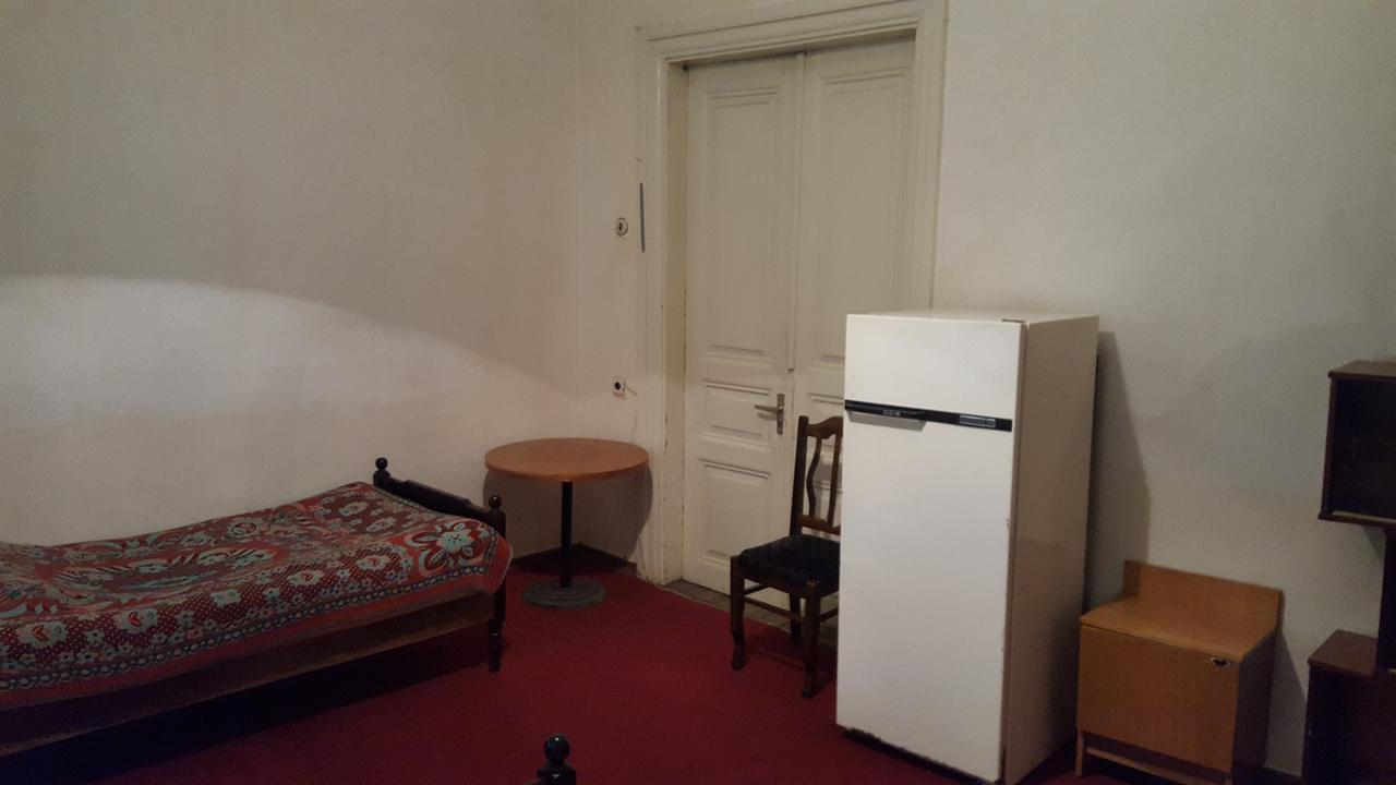 Firuza Hostel Borjomi Exteriör bild