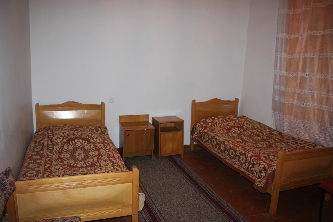 Firuza Hostel Borjomi Exteriör bild
