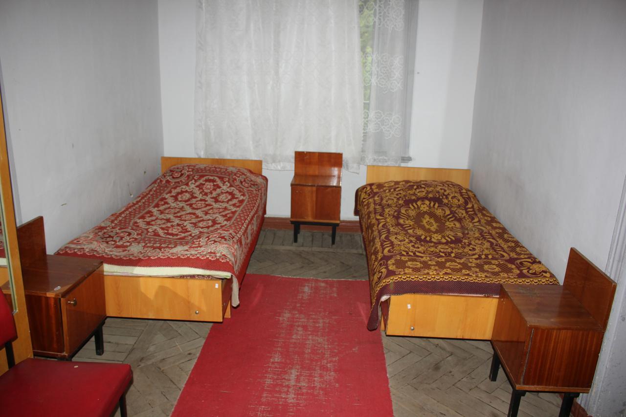 Firuza Hostel Borjomi Exteriör bild