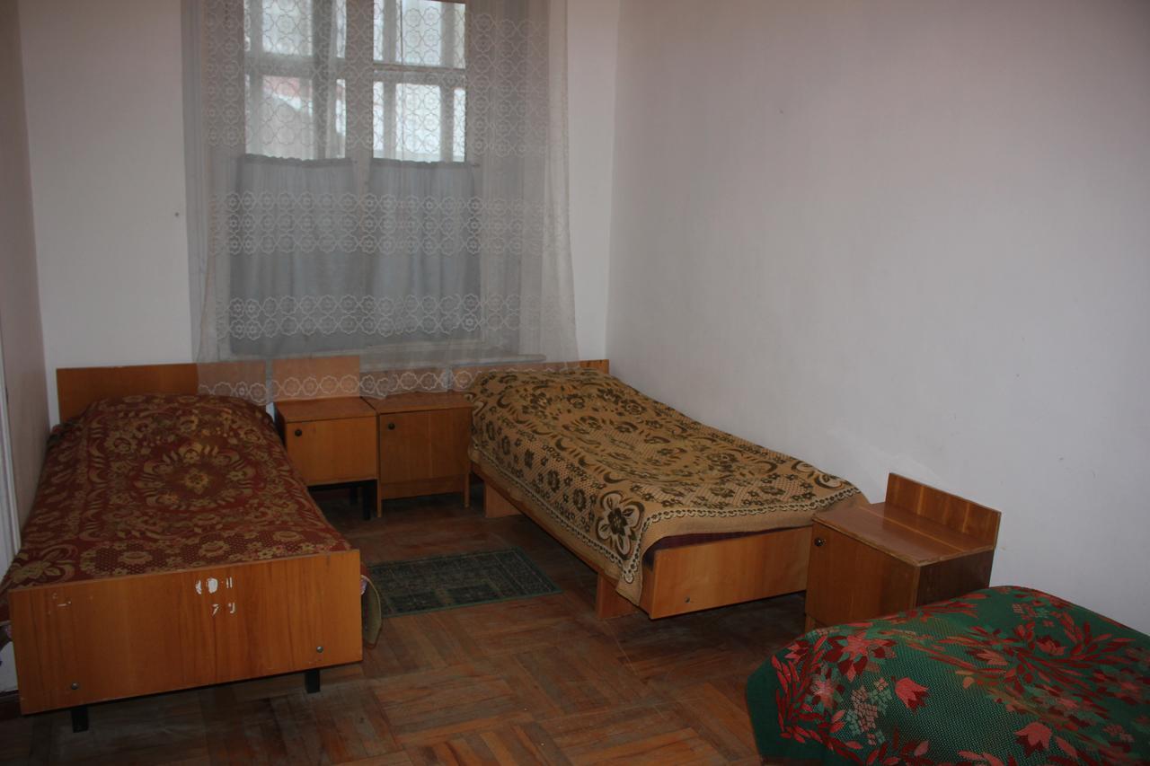 Firuza Hostel Borjomi Exteriör bild