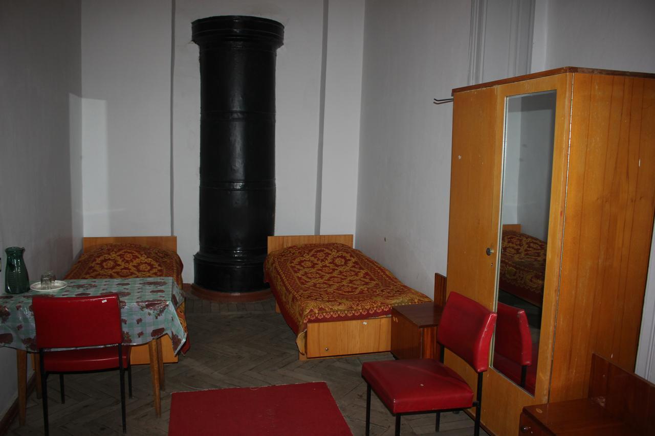 Firuza Hostel Borjomi Exteriör bild